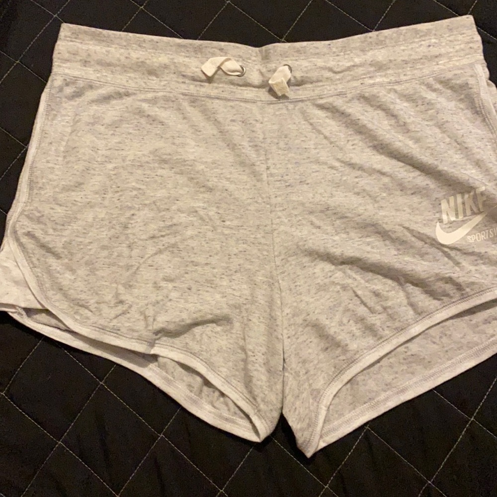 Nike shorts size Large